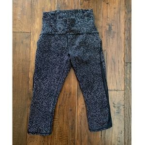 XS Lululemon High Rose Crop Yoga Pant
